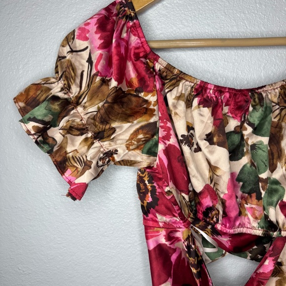 Floral Puff Sleeve Tie-Back Top - Picture 10 of 16